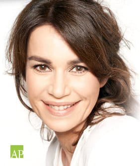 Valèrie Kaprisky, franz. Schauspielerin, ist das Fadenlifting Model von Silhouette Fadenlifting Model